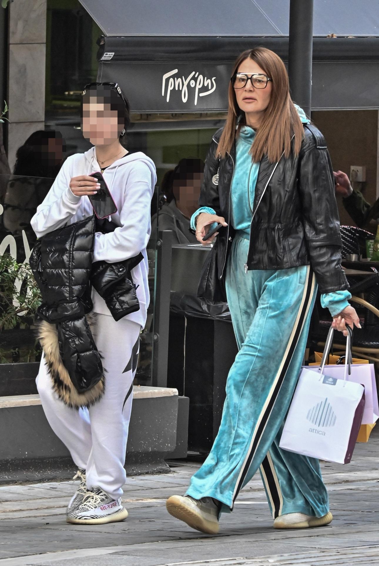 Η Τζένη Τζιβεριώτη με την κόρη της/ NDP Photo Agency