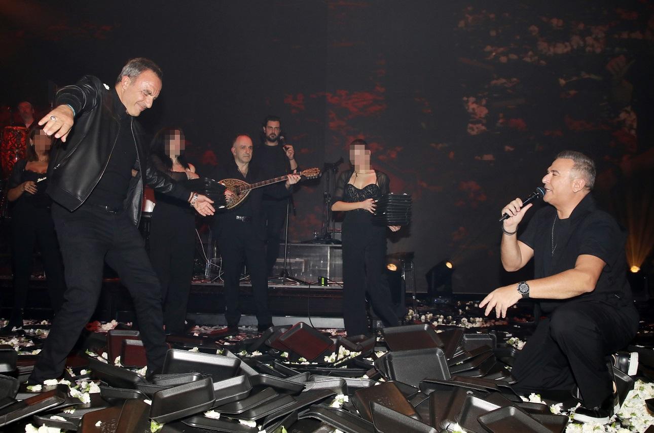 Ο Νίκος Αλιάγας χορεύει ζεϊμπέκικο/ NDP Photo Agency