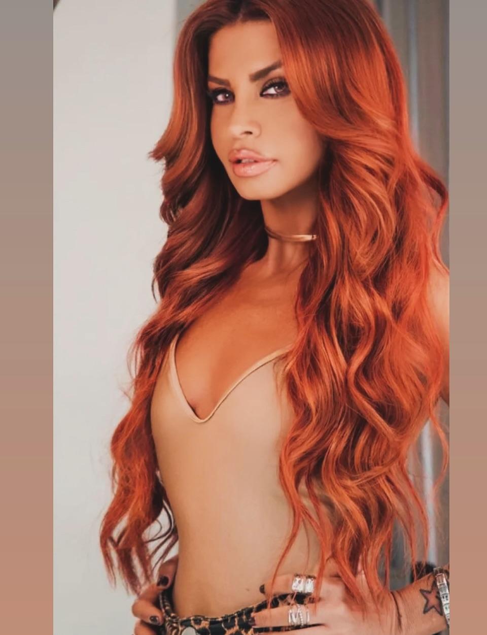 Νίνα Λοτσάρη/ @ninalotsariofficial