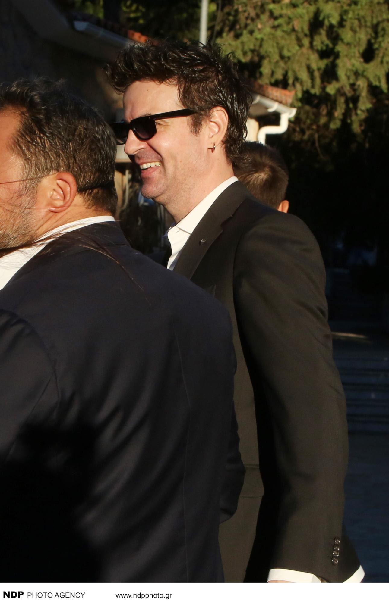 O τραγουδιστής Νίνο.