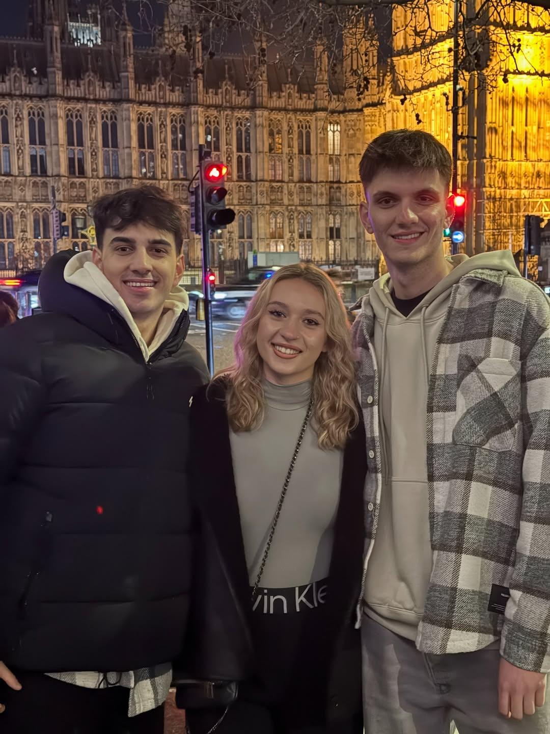 Η Ντορέττα Παπαδημητρίου με τους γιους της/ @dorettapapadimitriou_official