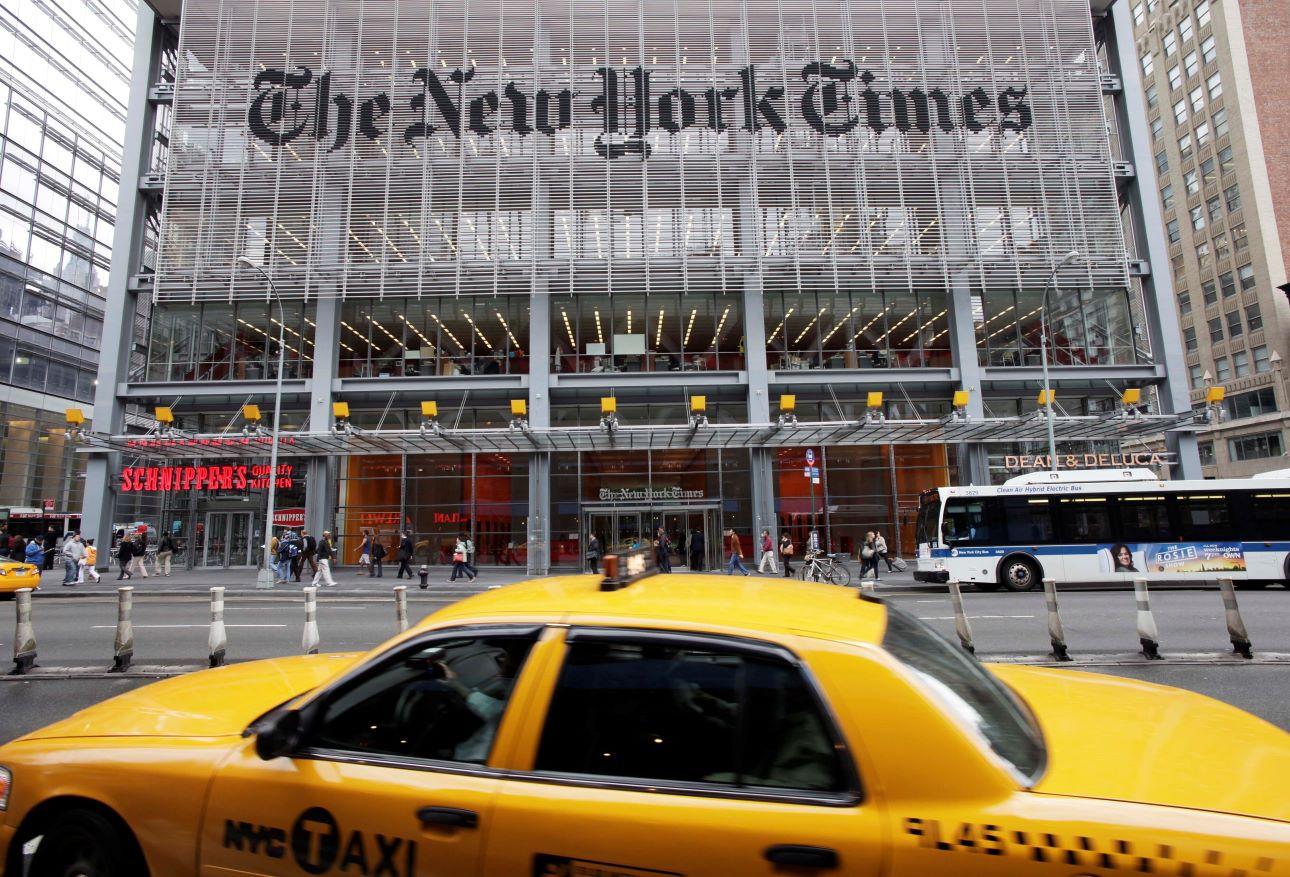 Το κτίριο της εφημερίδας New York Times, στο Μανχάταν της Νέας Υόρκης/ Φωτογραφία: AP