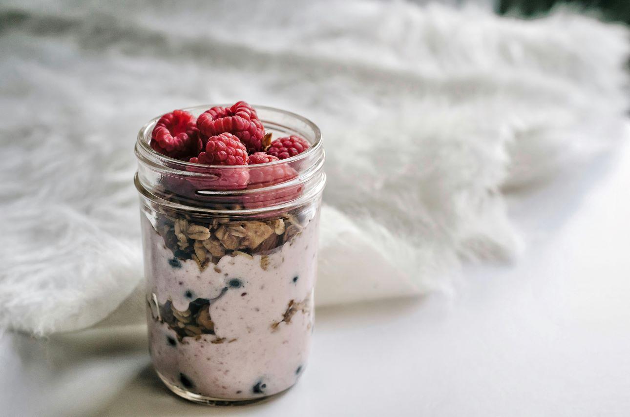 Το overnight oats είναι μία από τις επιλογές της διαιτολόγου για πρωινό/ Φωτογραφία: Unsplash