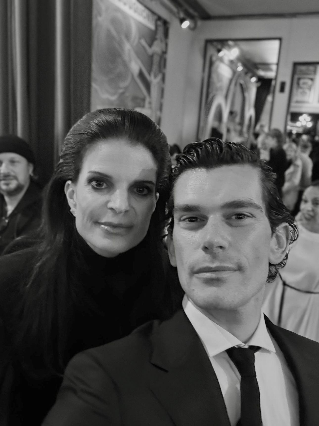 Η Αθηνά Ωνάση με το μοντέλο Πλάτωνα Παπαγιαννόπουλο/ Φωτογραφία: Facebook/ @Platon Papagiannopoulos