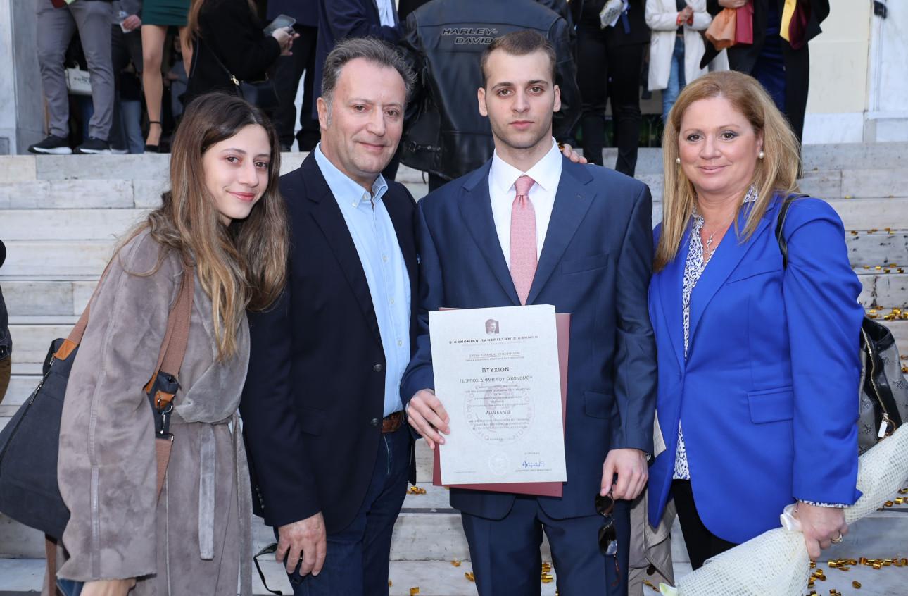 Η οικογένεια στην ορκωμοσία του Γιώργου Οικονόμου/ NDP Photo