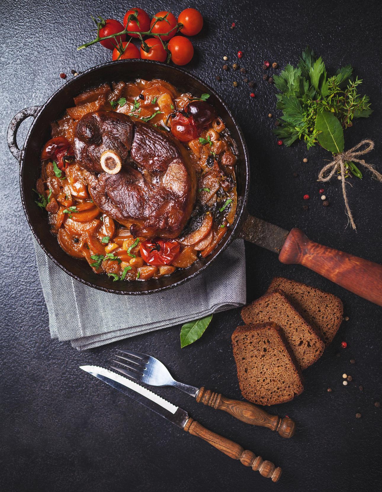 Oσομπούκο αλα Μιλανέζε / Φωτογραφία: Shutterstock