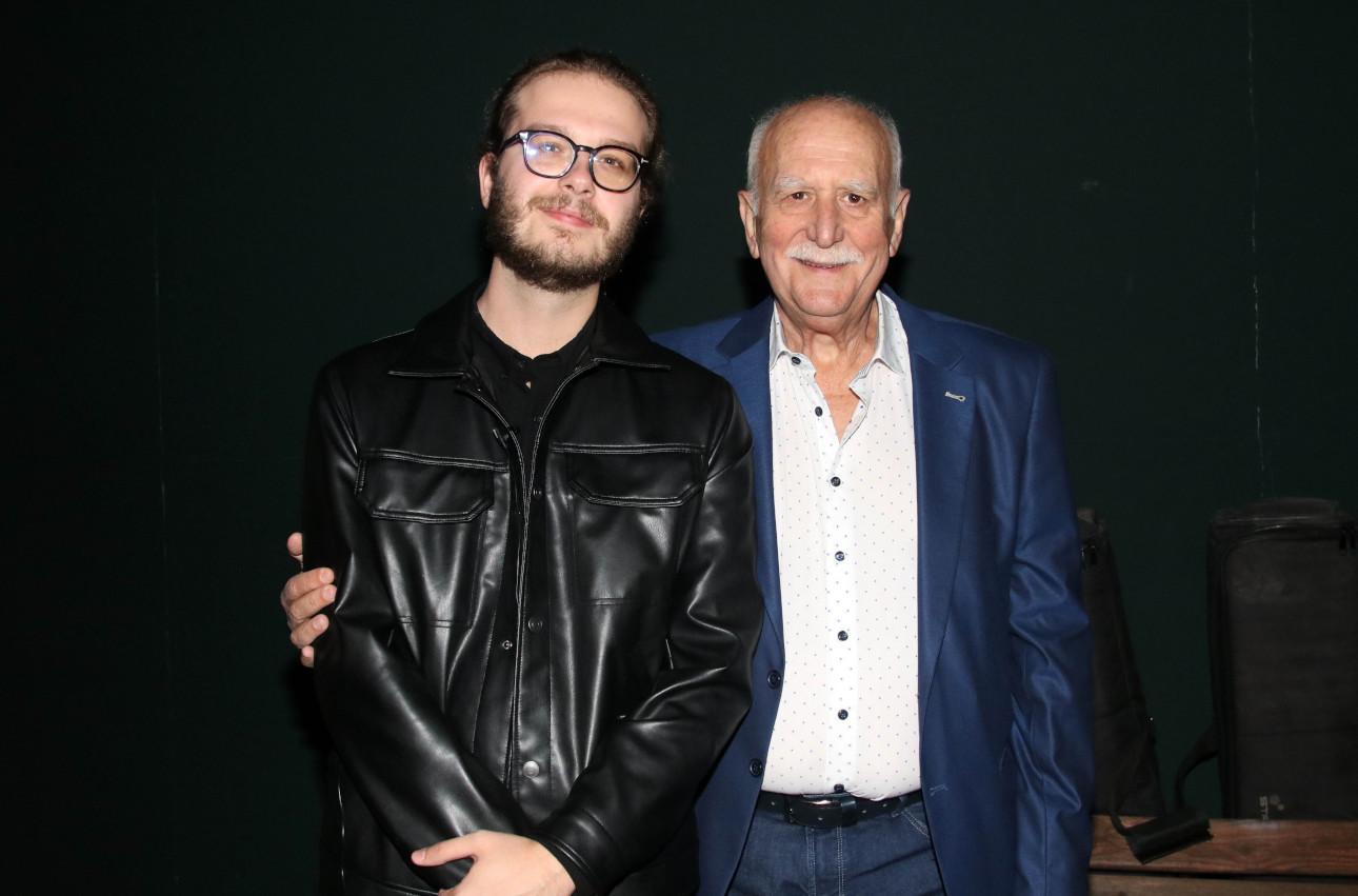 Ο Ιάσονας με τον πατέρα του, Γιώργο Παπαδάκη/Φωτογραφία: NDP Photo