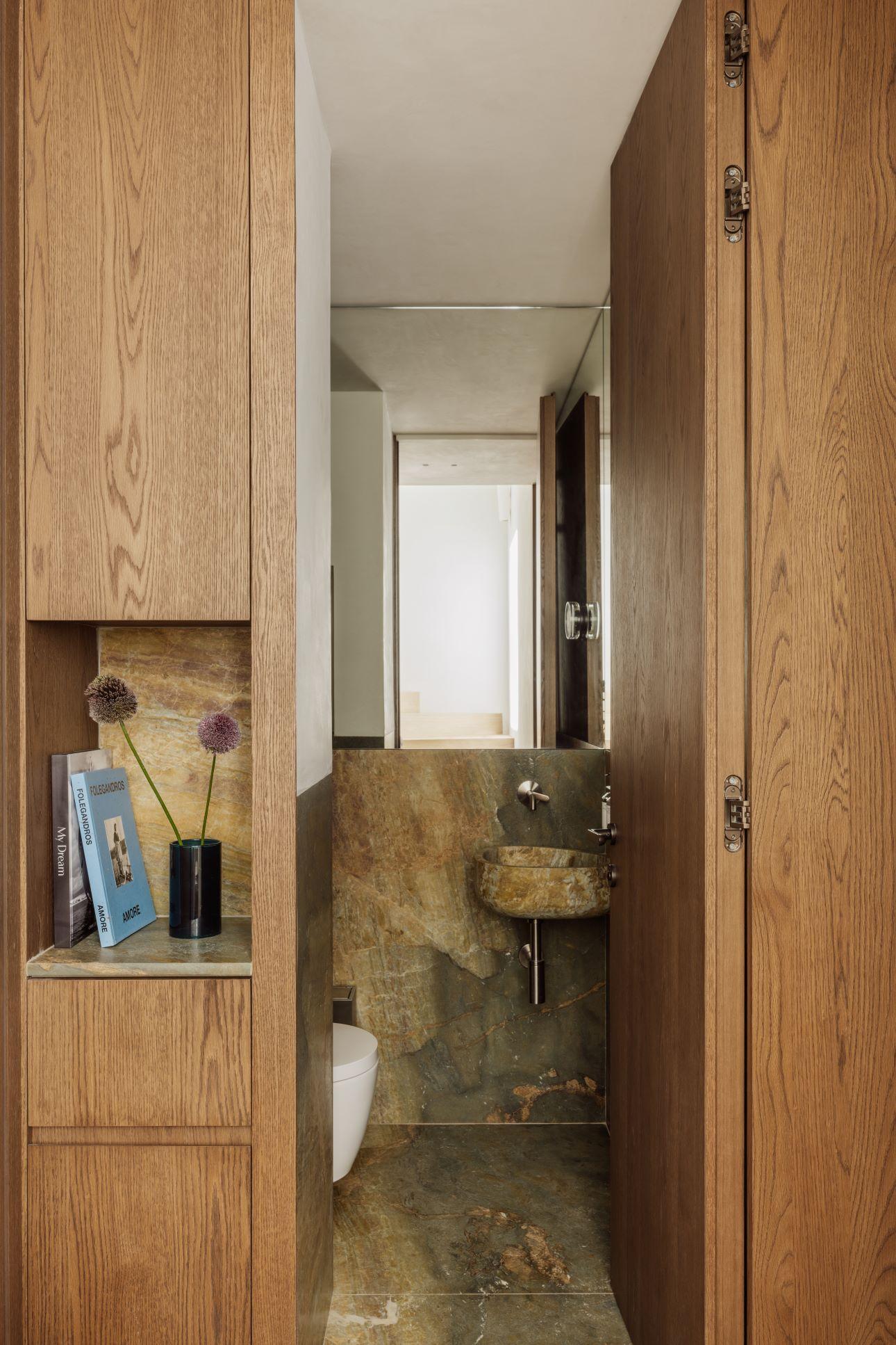 Το WC του σπιτιού/ Φωτογραφία: Ana Santl  