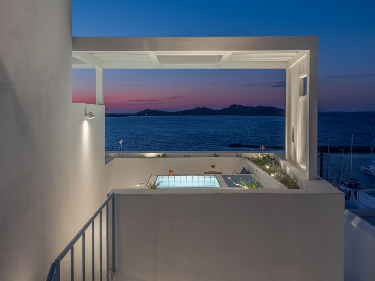 Το Aegean Color Rooms αποτελεί μια σύγχρονη προσέγγιση στη φιλοξενία των Κυκλάδων/ Φωτογραφία: Γιώργος Σφακιανάκης  