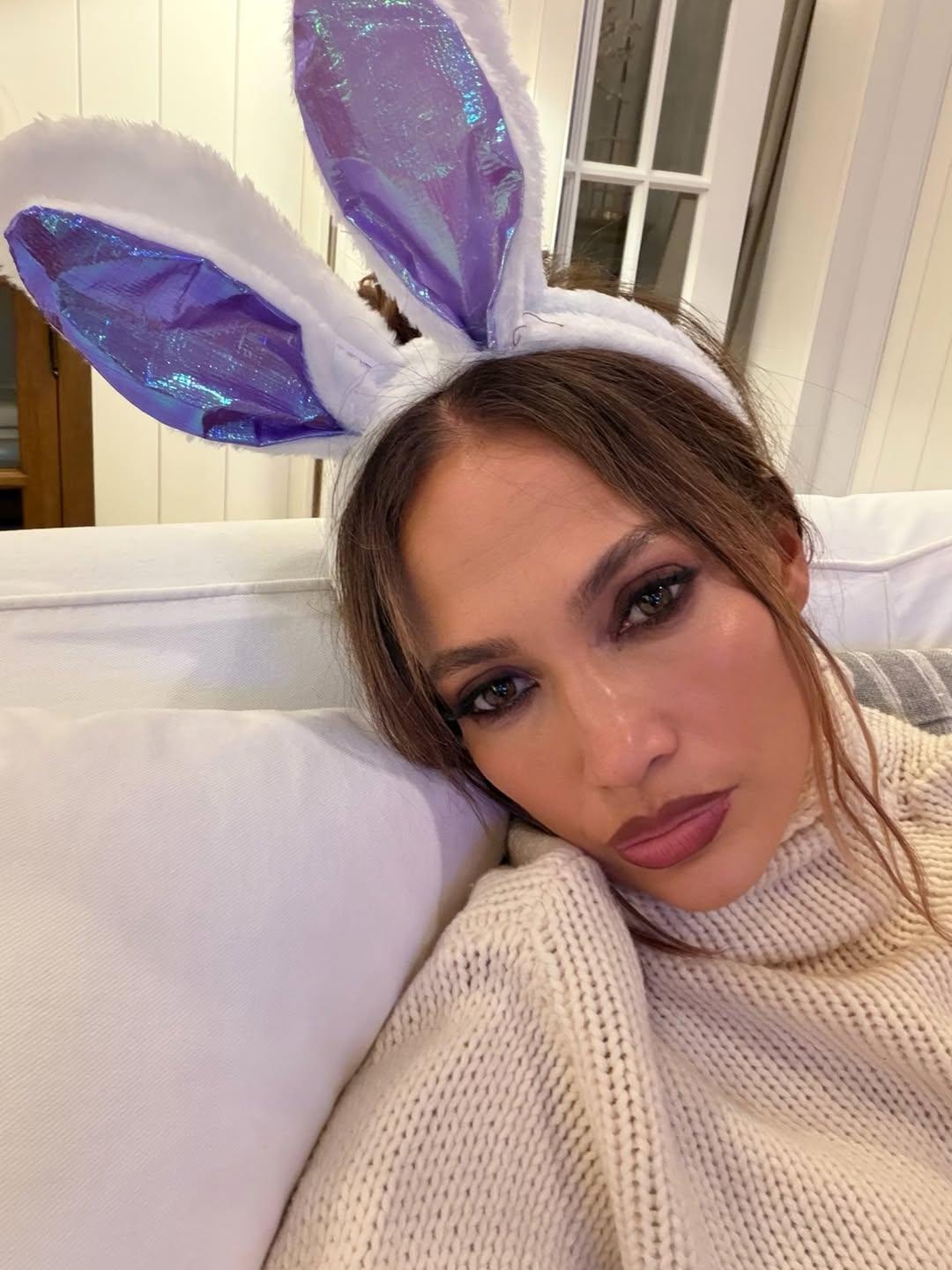  Η Τζένιφερ Λόπεζ με αυτιά λαγού / Ιnstagram @jlo