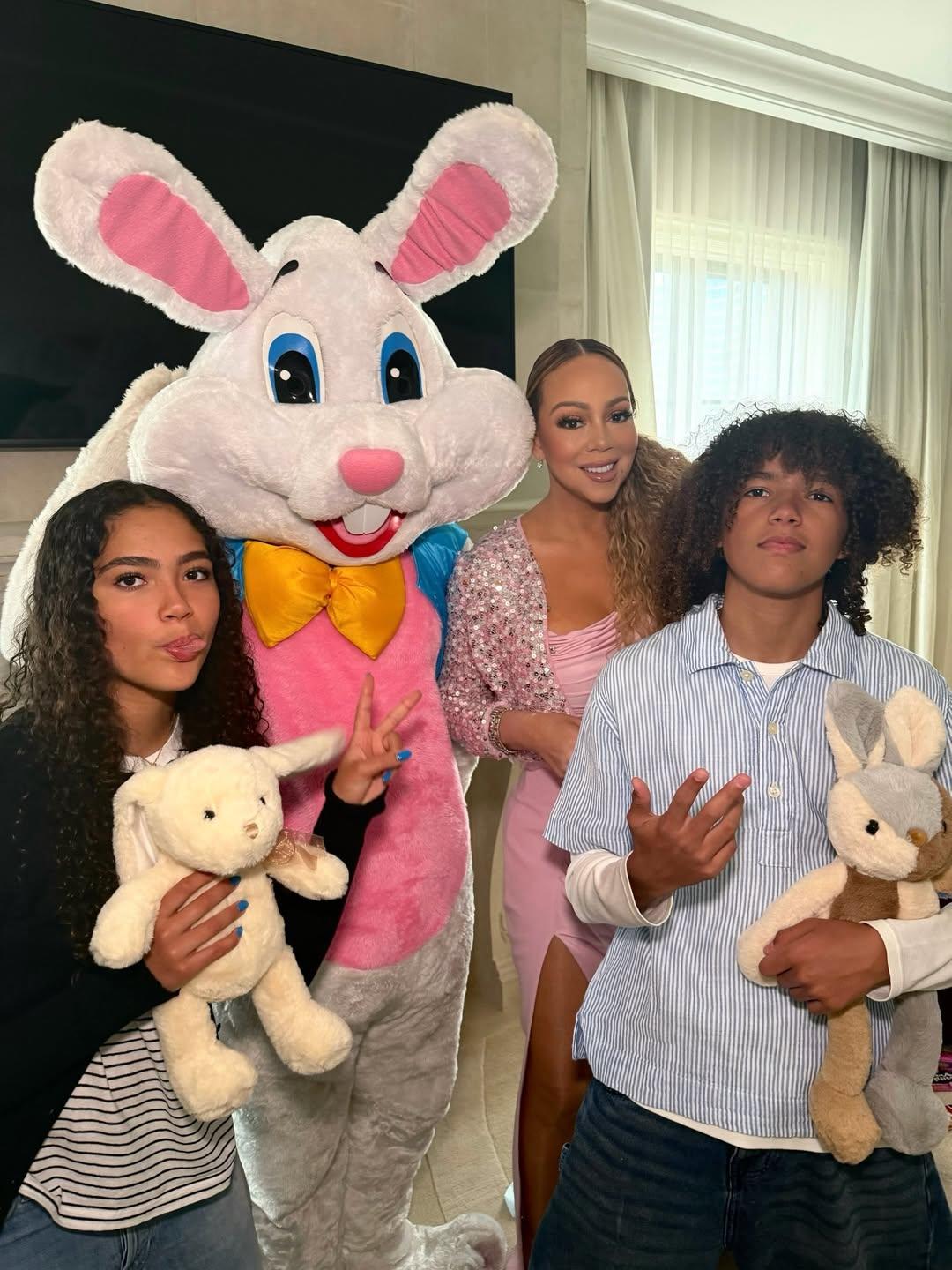 H Μαράια Κάρεϊ με τα παιδιά της / Instagram @mariahcarey