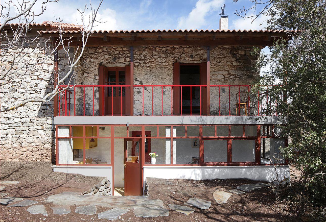 Το εξωτερικό της πέτρινης κατοικίας/ Φωτογραφία: Filip Dujardin