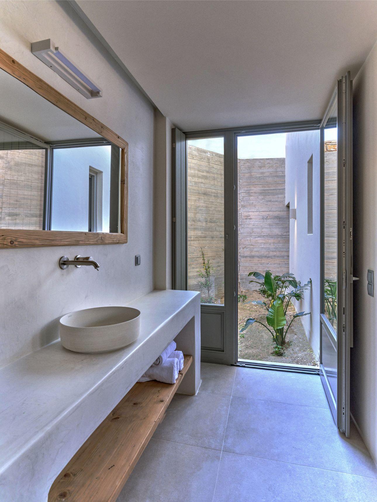 Άποψη ενός από τα μπάνια/ Φωτογραφία: Σταύρος Νίφλης  