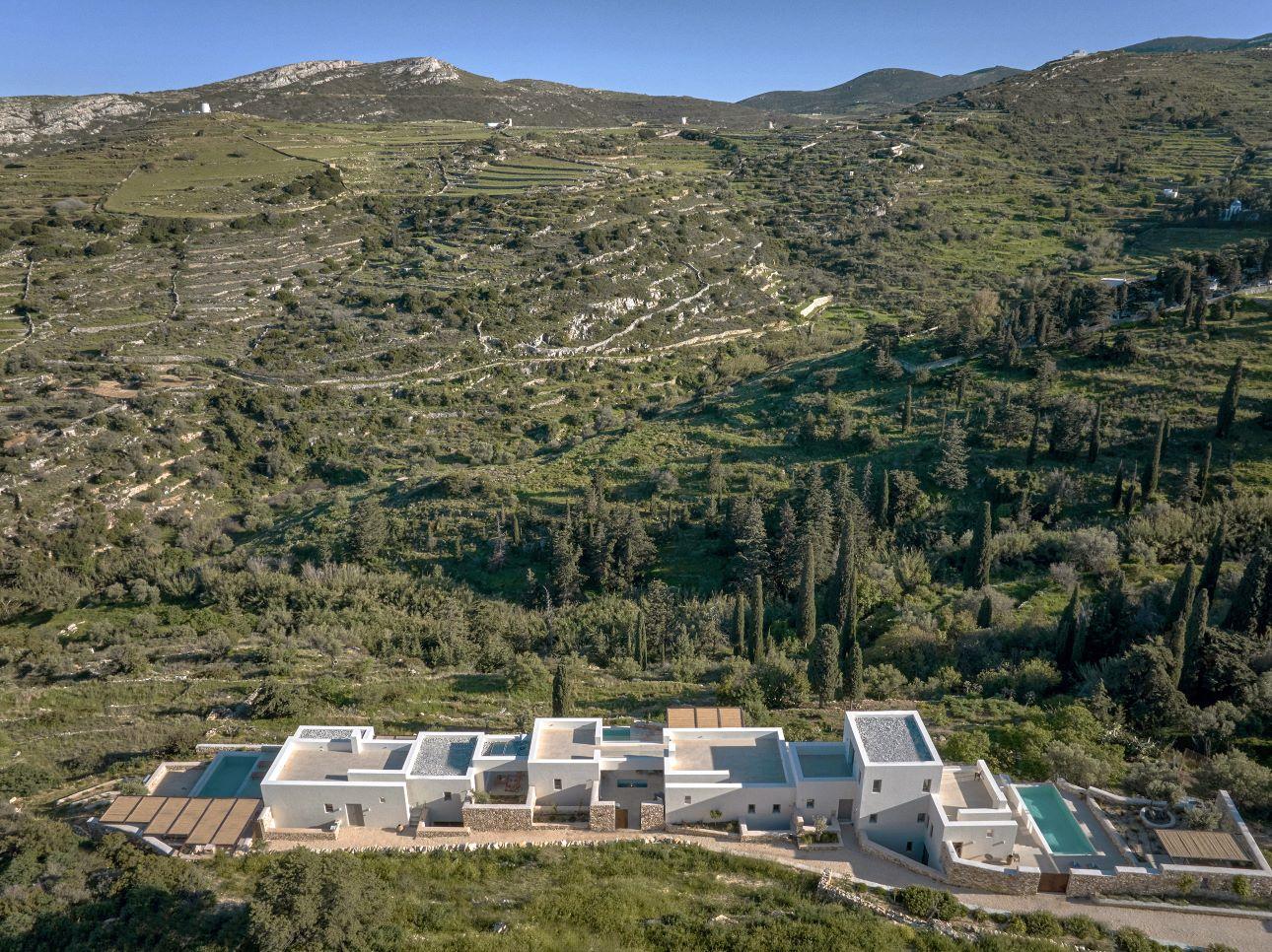 Το συγκρότημα των τριών κατοικιών από ψηλά/ Φωτογραφία: Σταύρος Νίφλης  