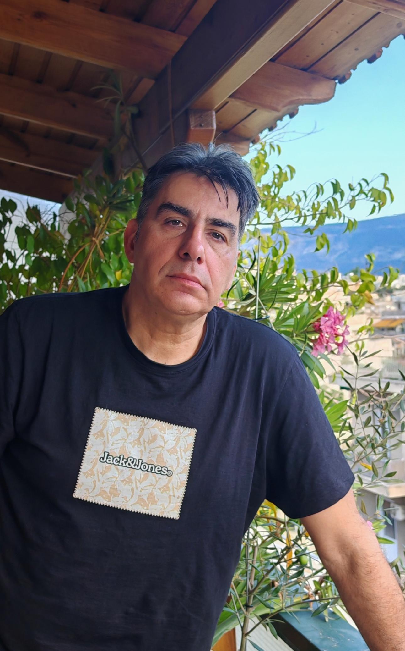  Γιάννης Καρκανέβατος 