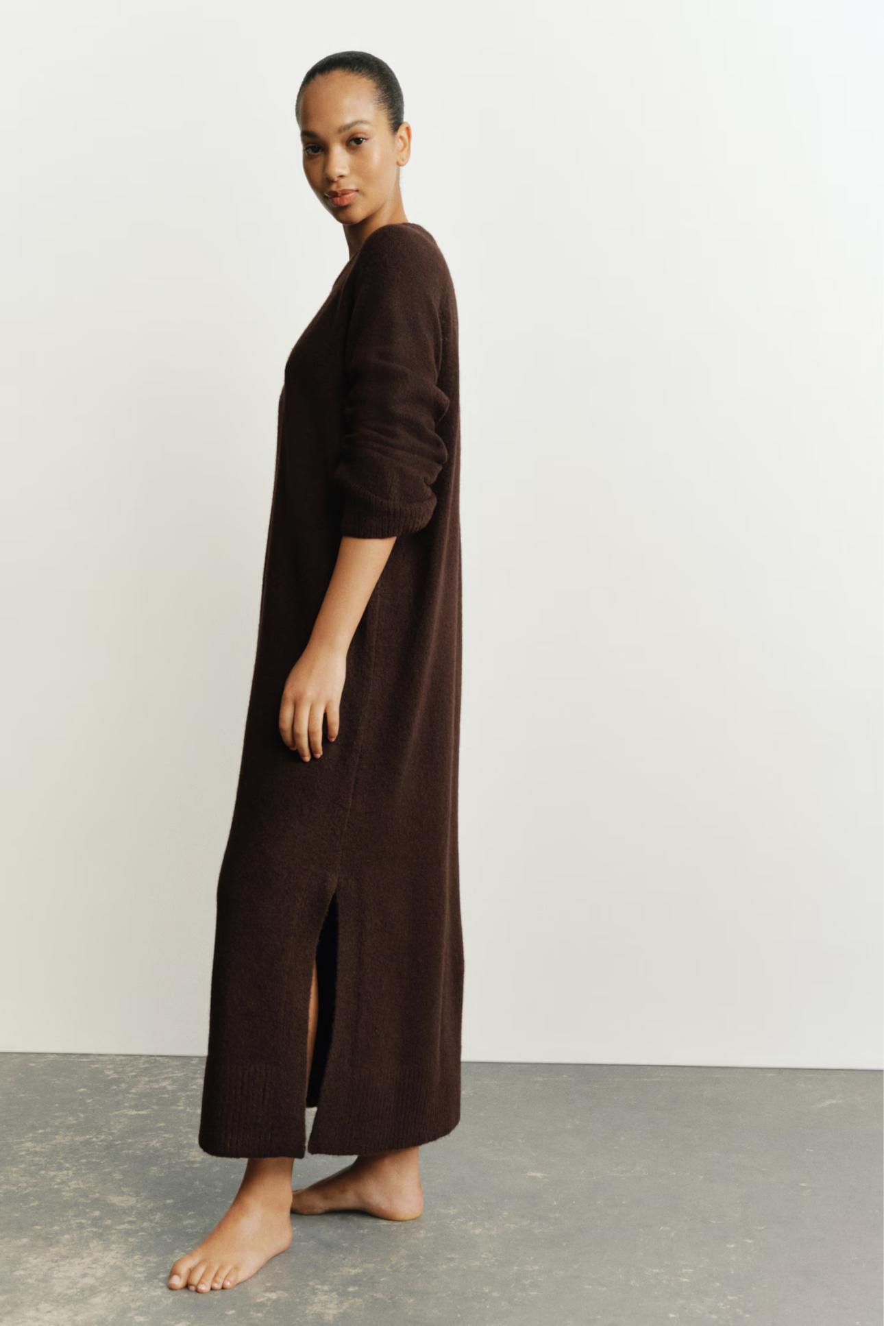 Πλεκτό φόρεμα από τα H&amp;M (€39,99)