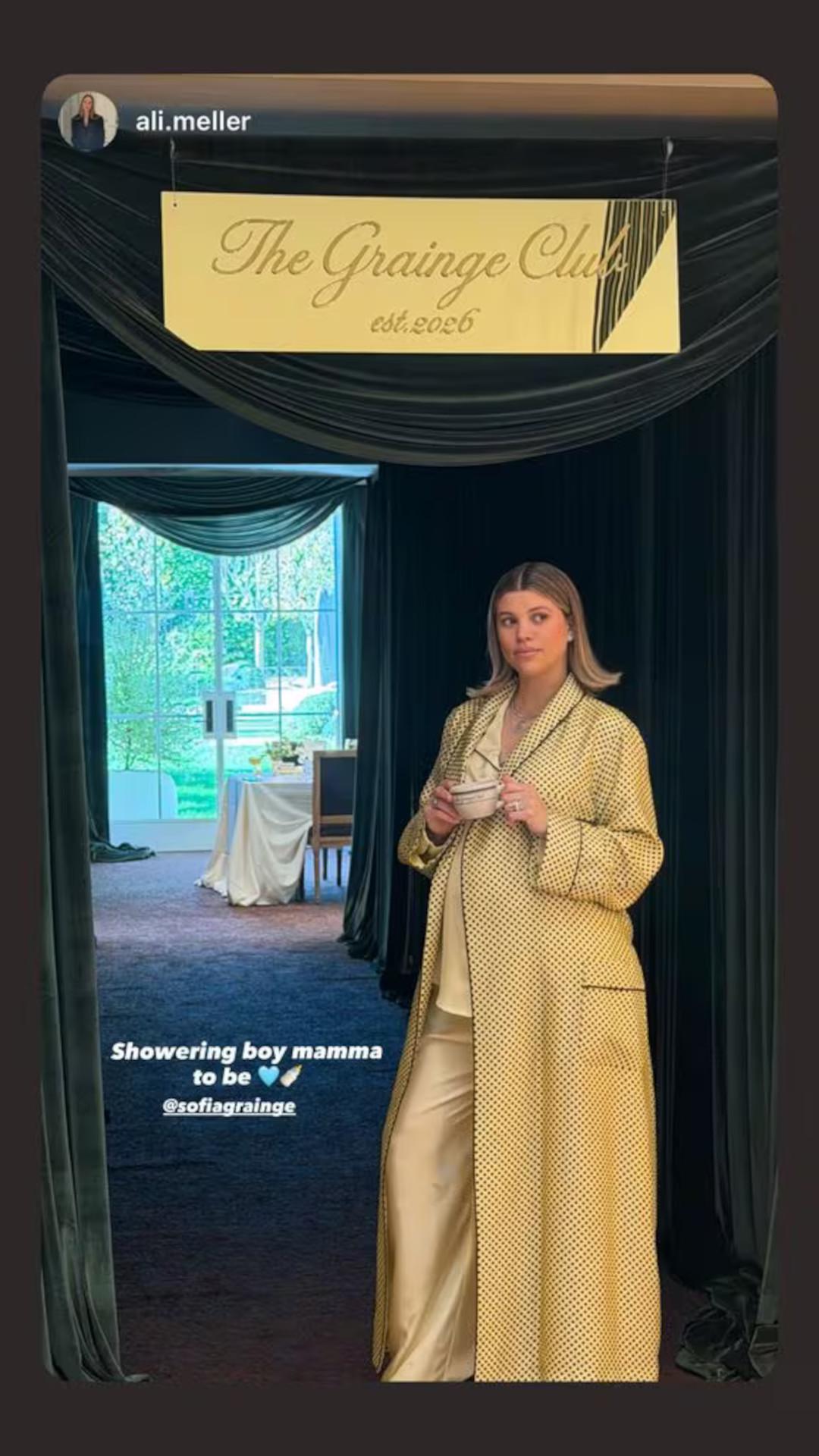 Η Σοφία Ρίτσι στο baby shower και gender reveal party/ Φωτογραφία: Instagram/ @sofiagrainge 