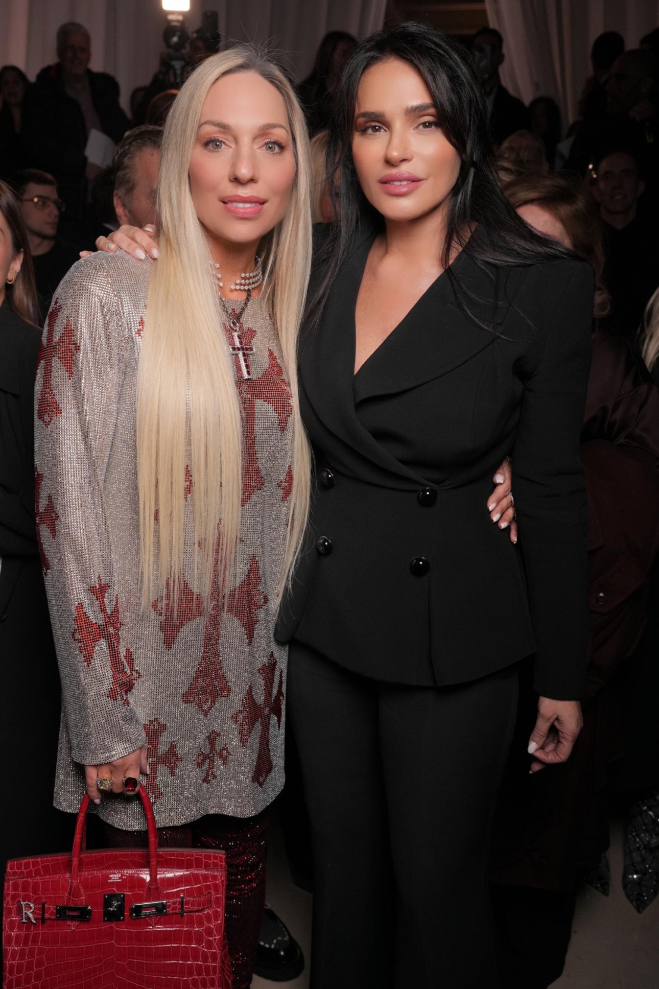 Η Ρόη Αποστολοπούλου στο Παρίσι. 