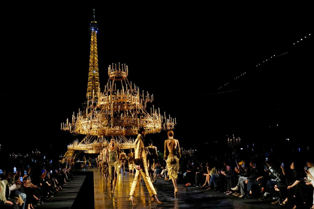 Saint Laurent S/S 2027/ AP Images
