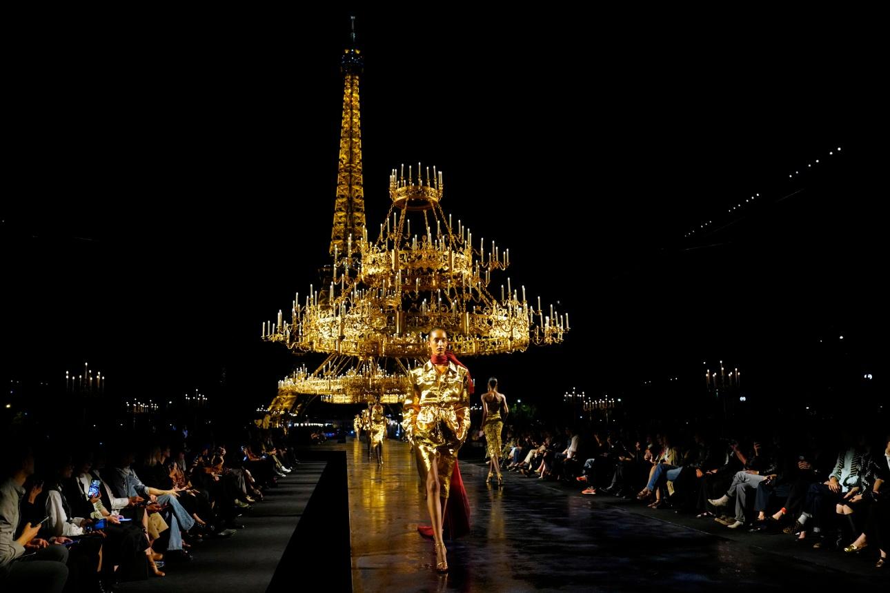 Saint Laurent S/S 2027/ AP Images