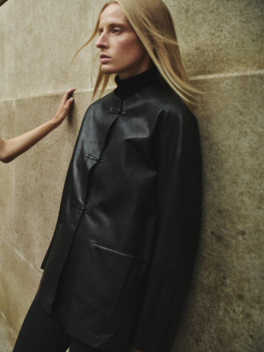 Φωτογραφία: IG @massimodutti