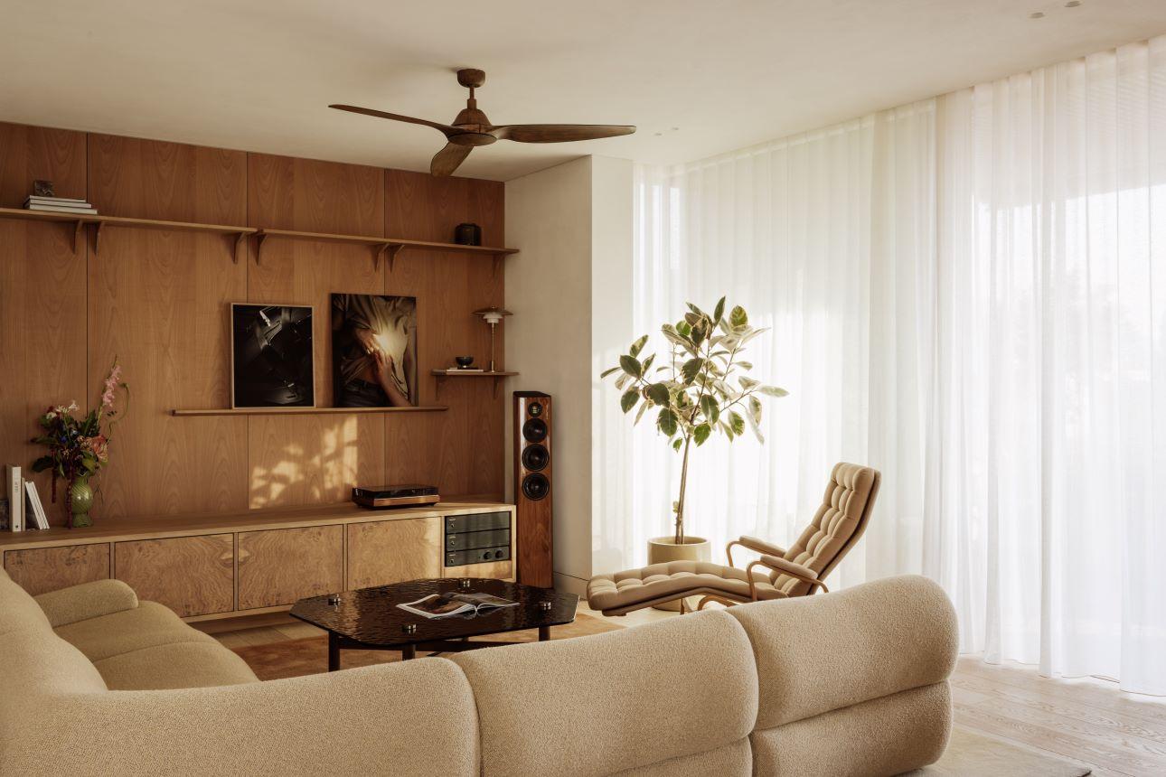 Ο χώρος του σαλονιού/ Φωτογραφία: Ana Santl  