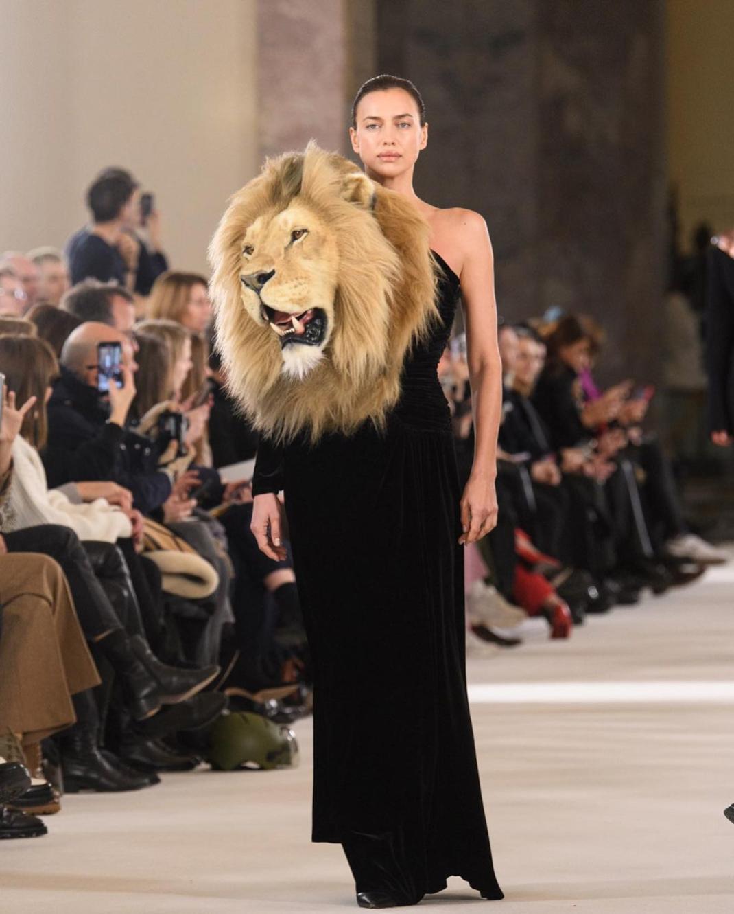 Instagram /@Schiaparelli   