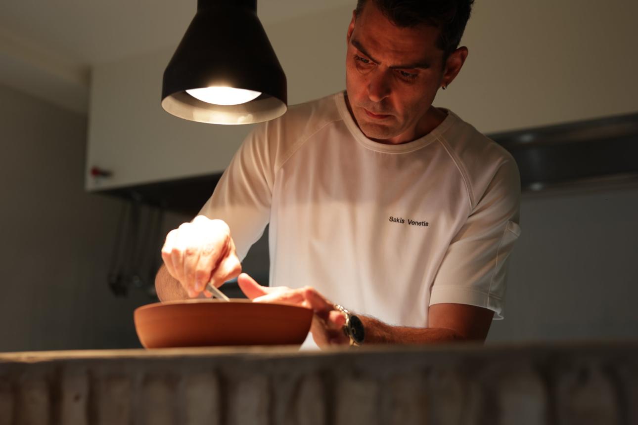 Ο executive chef του ξενοδοχείου Electra Palace Σάκης Βενέτης / Φωτογραφία: Ζohόs   