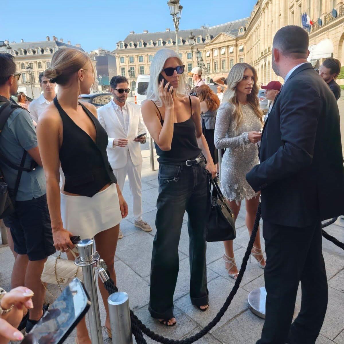  Το Παρίσι υποδέχεται τους καλεσμένους του couture show της Σίλιας Κριθαριώτη. 