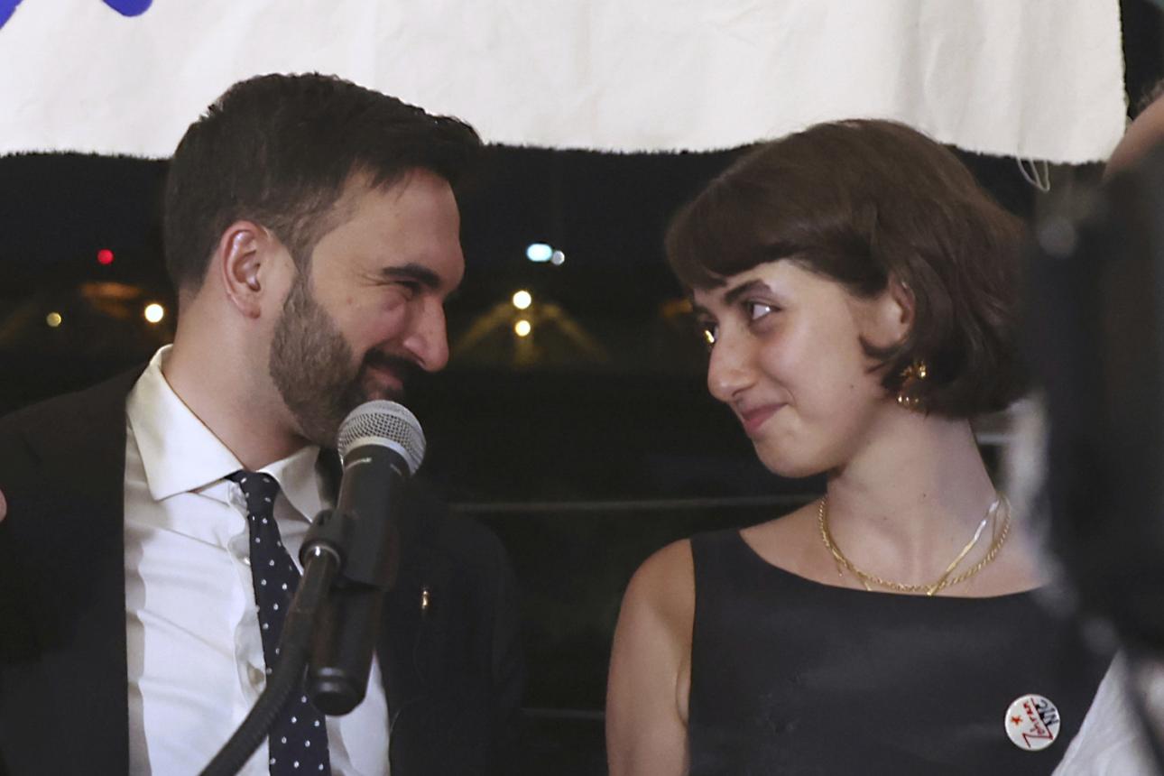   Η Ράμα Ντουουάτζι με τον σύζυγό της, Ζόραν Μαμντάνι/ Φωτογραφία: AP  