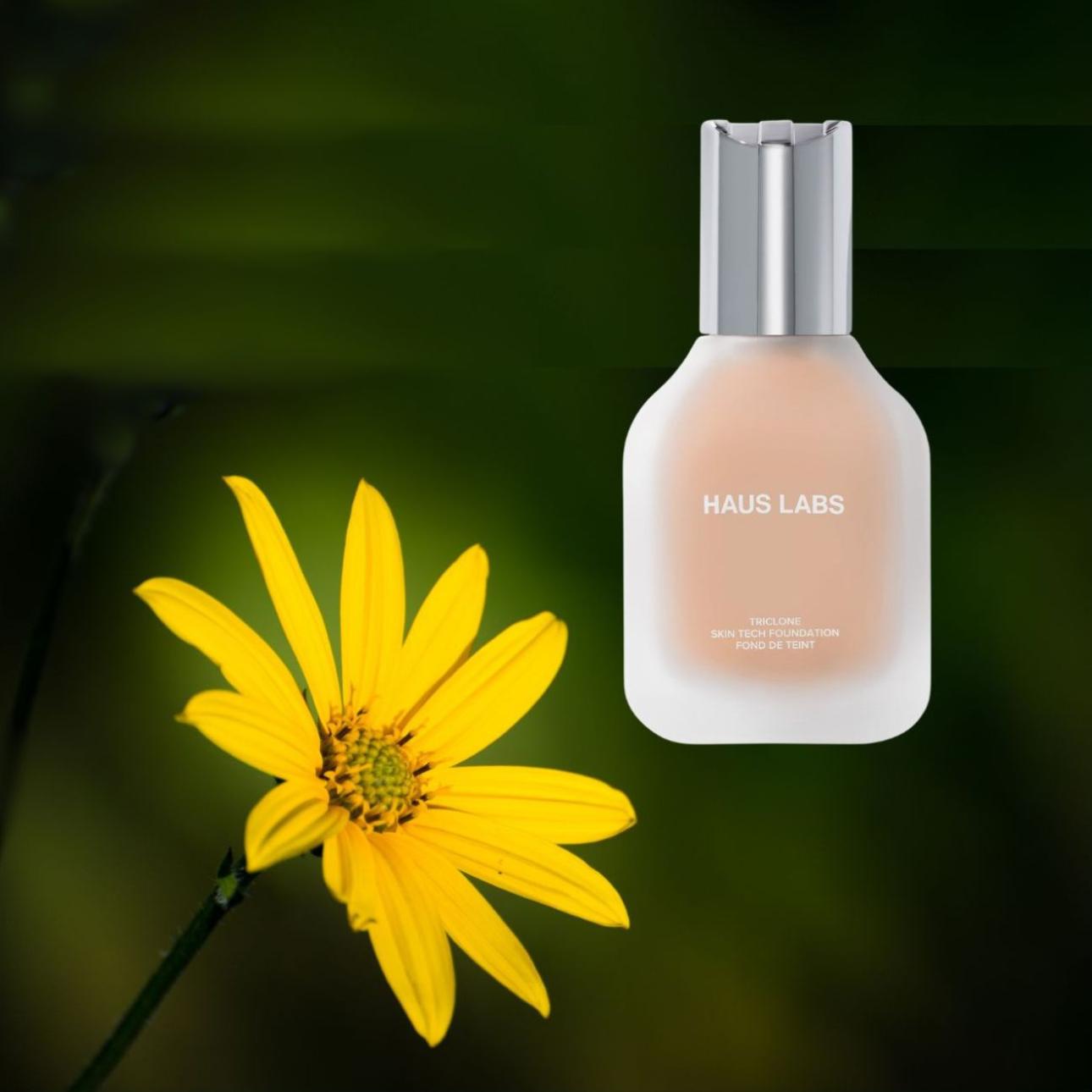 Triclone Skin Tech Foundation, Haus Labs Πρωτοποριακό makeup με μέτρια κάλυψη, ελαφρύ και λεπτό, με ζυμωμένη άρνικα, που βοηθά στη μείωση της ερυθρότητας και στην προστασία του δέρματος από εξωτερικές επιθέσεις. Περιέχει το συστατικό Haustech Powered™ με Σύμπλεγμα BioFerment 7 + Σύμπλεγμα IntelliZen 7 και είναι εμποτισμένο με περισσότερα από 20 συστατικά περιποίησης δέρματος. Για τη σύνθεση αυτή, το brand έχει καταθέσει αίτηση για δίπλωμα ευρεσιτεχνίας.