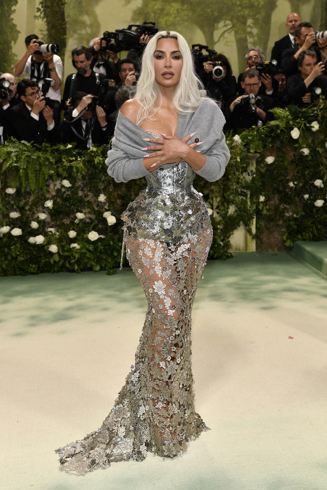 Η Κιμ Καρντάσιαν στο Met gala 2024/ AP Images