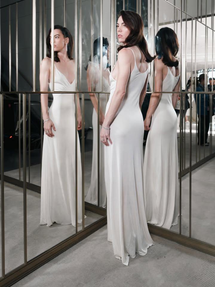  Φωτογραφία: IG @Victoria Luengo με φόρεμα Fendi 