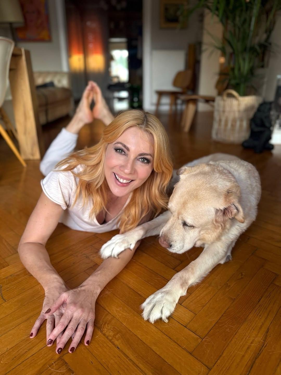 Το σαλόνι της Σμαράγδας Καρύδη/ @smaragda_karidi_official 