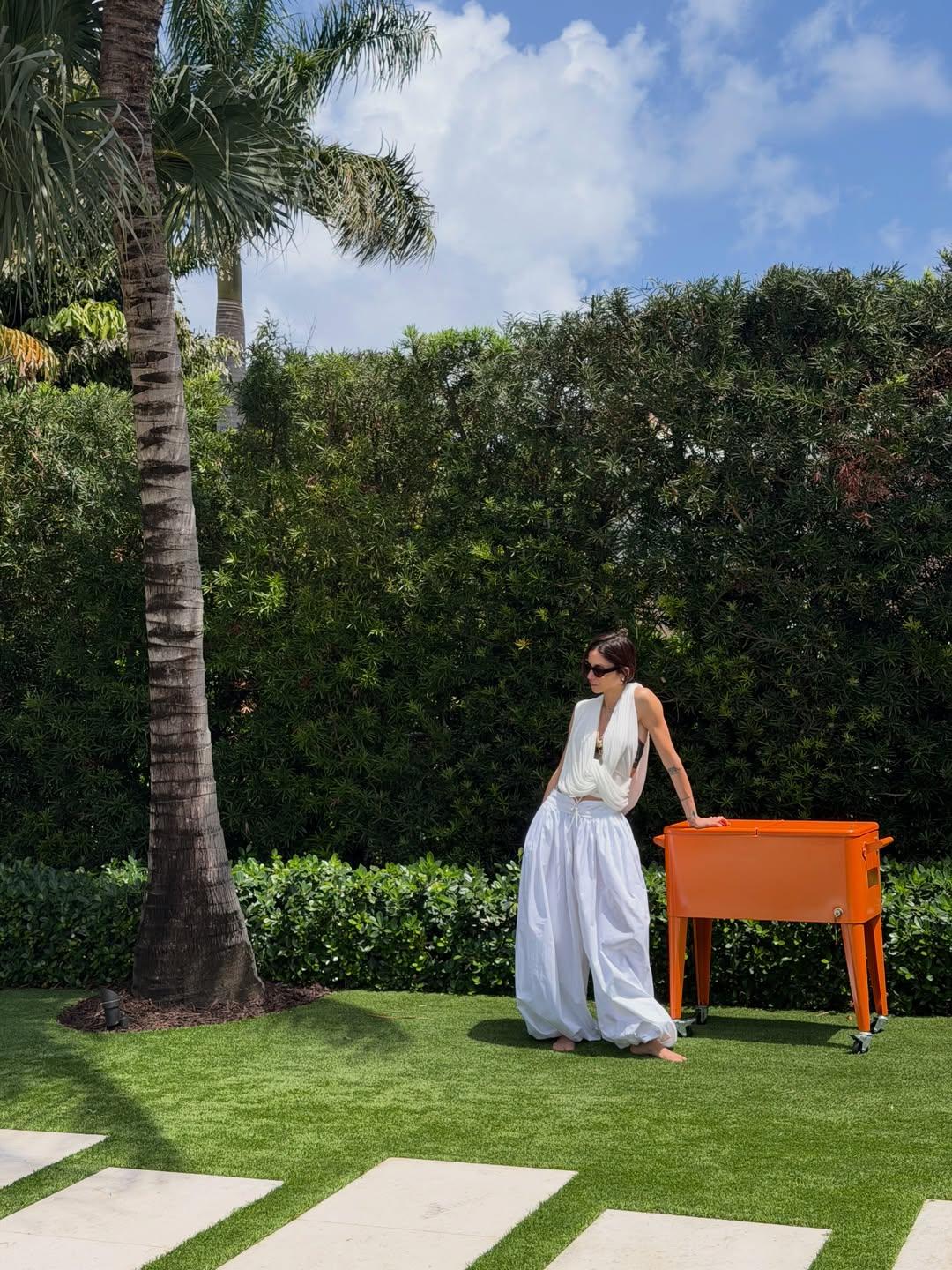 Σοφία Καρβέλα/ @thesofiakarvela