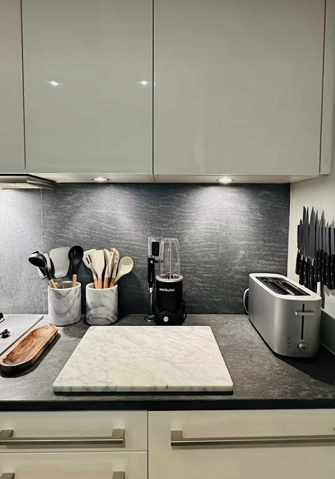 Ο πάγκος αποπνέει μοντέρνα διάθεση/ Φωτογραφία: Instagram/ @thesofiakarvela