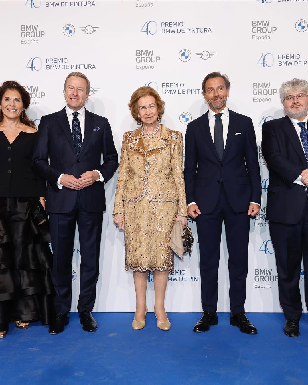 Το χρυσό που προτίμησε η βασίλισσα Σοφία για τα παπούτσια της είναι μια άκρως γιορτινή τάση/ Φωτογραφία: Instagram/ @casareal.es 