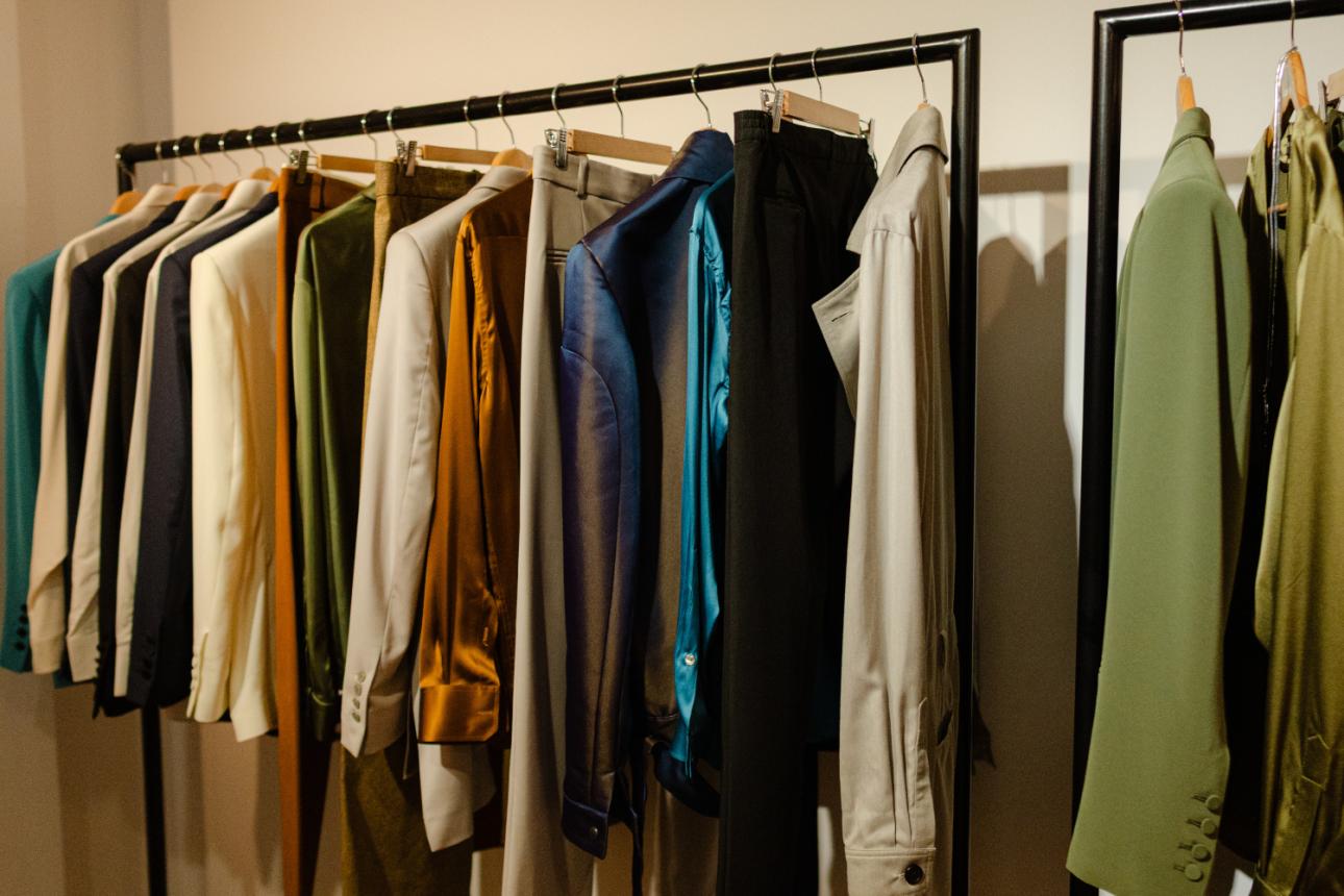  ﻿Ρούχα στο ατελιέ./Φωτογραφία: Παναγιώτης Μάλλιαρης για το Bovary  