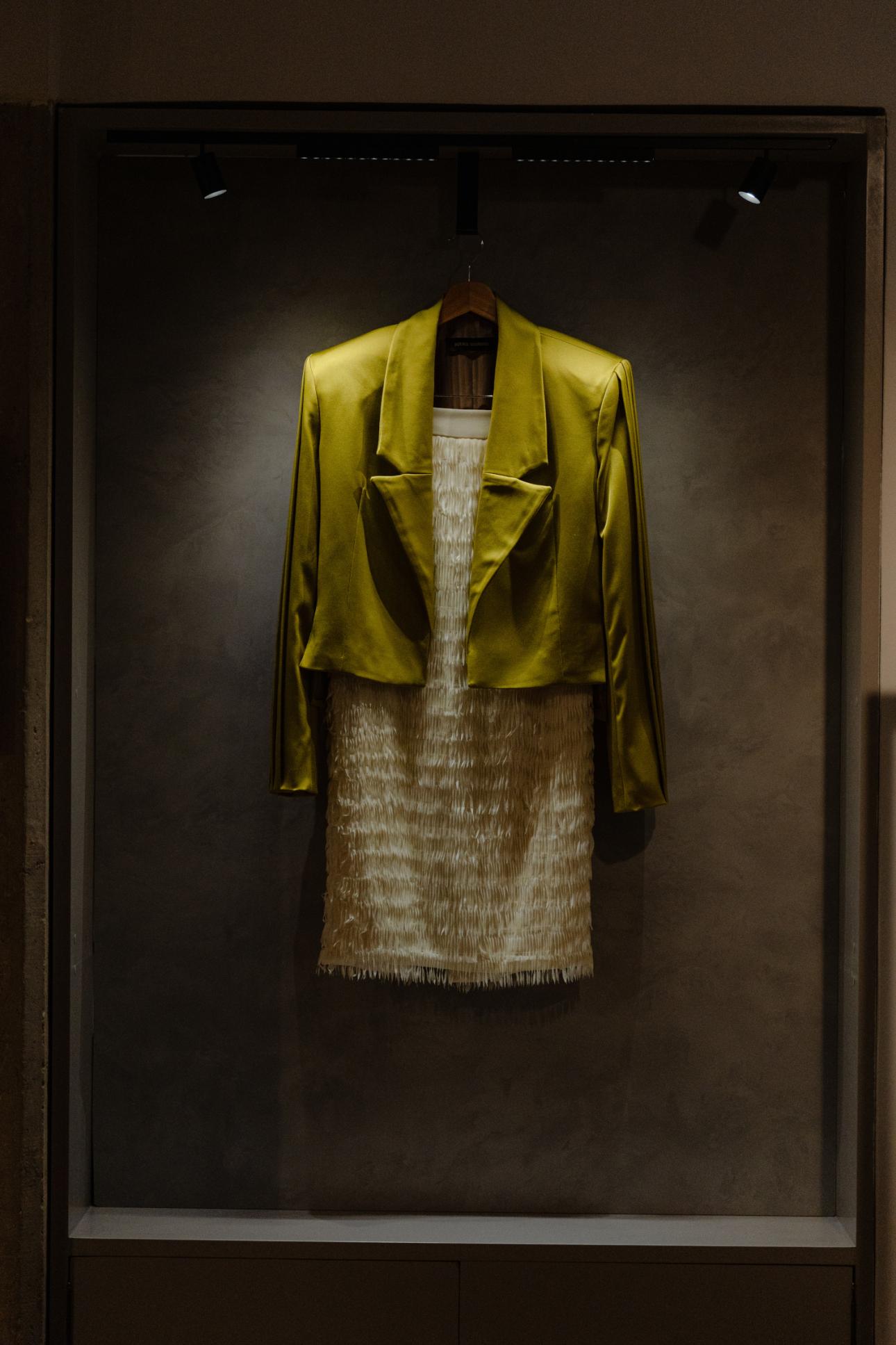  ﻿Ρούχο στο ατελιέ./Φωτογραφία: Παναγιώτης Μάλλιαρης για το Bovary  