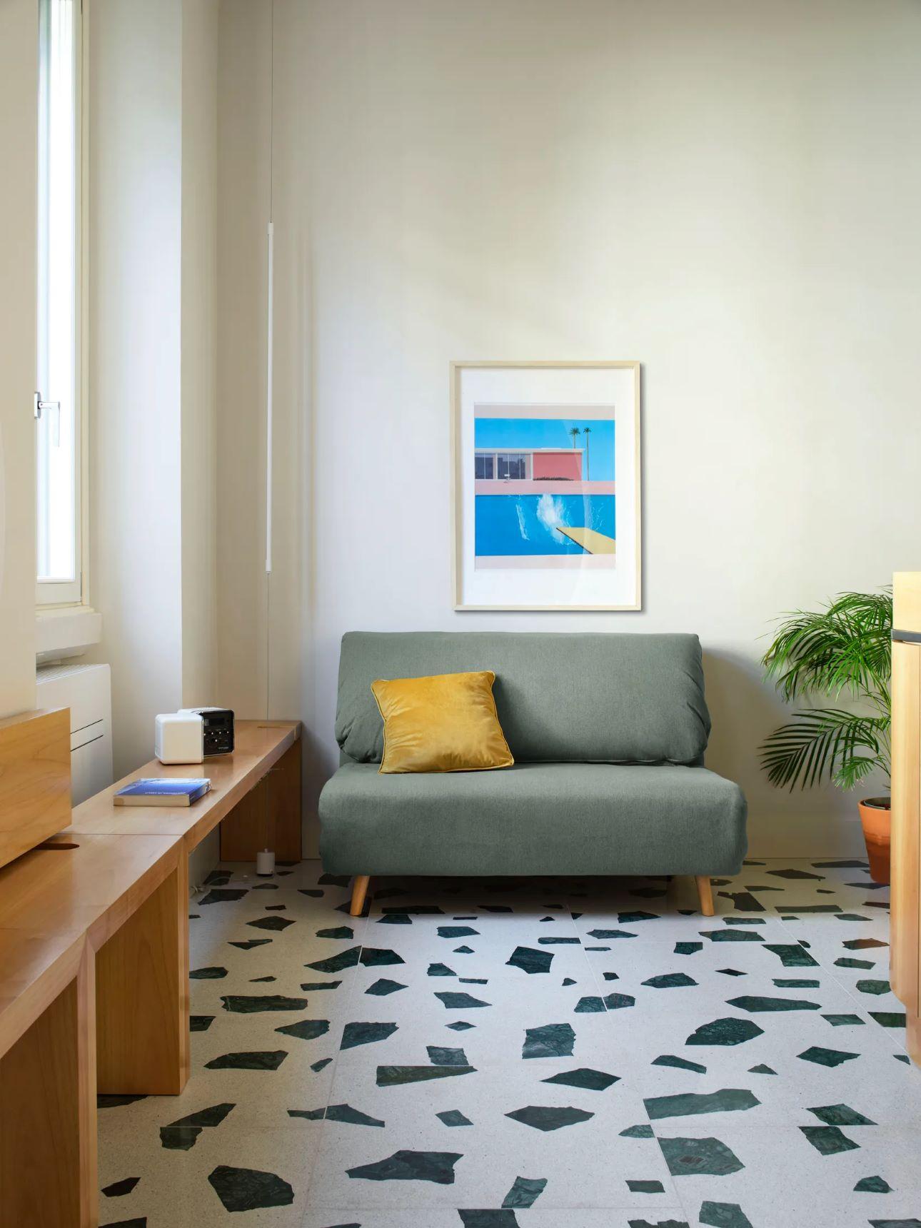 Άποψη του σαλονιού/ Φωτογραφία: Instagram/ @atomaa.eu  