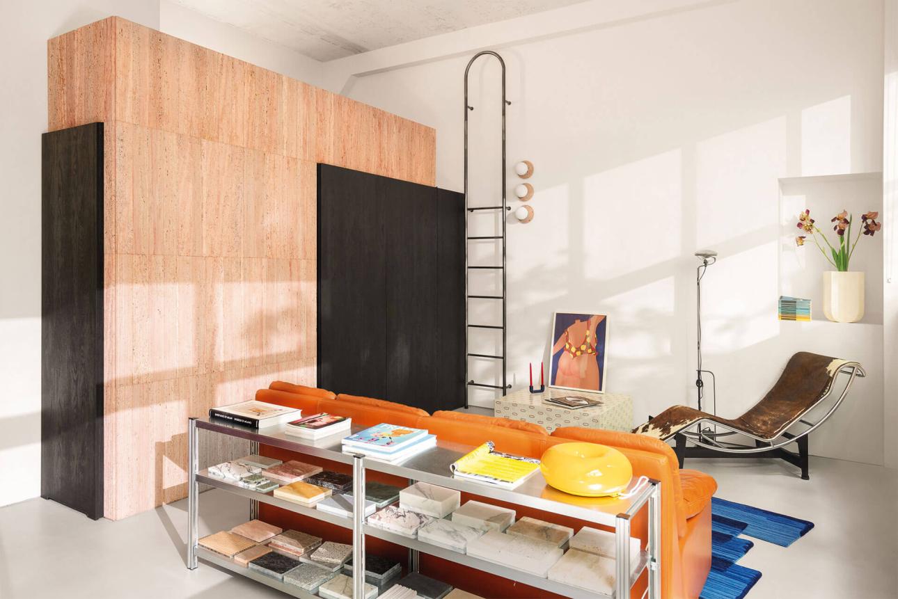 Στο κέντρο του Abode 67 δεσπόζει ένας αρχιτεκτονικός κύβος που συγκεντρώνει όλες τις λειτουργίες σε ένα σημείο/ Φωτογραφία: Atelierzero 