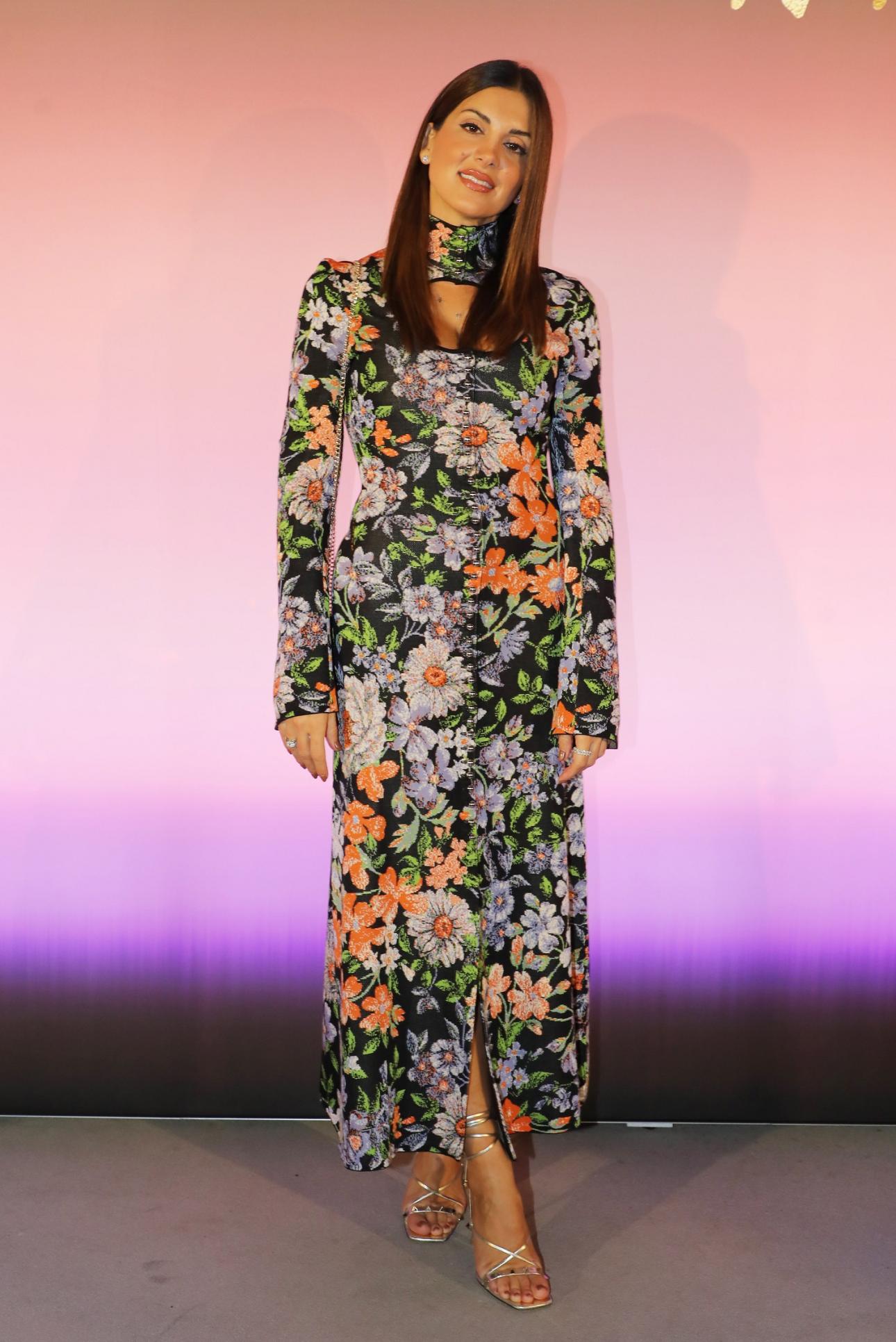 Η Σταματίνα Τσιμτσιλή με φλοράλ φόρεμα από τη νέα συλλογή Rabanne H&M ...