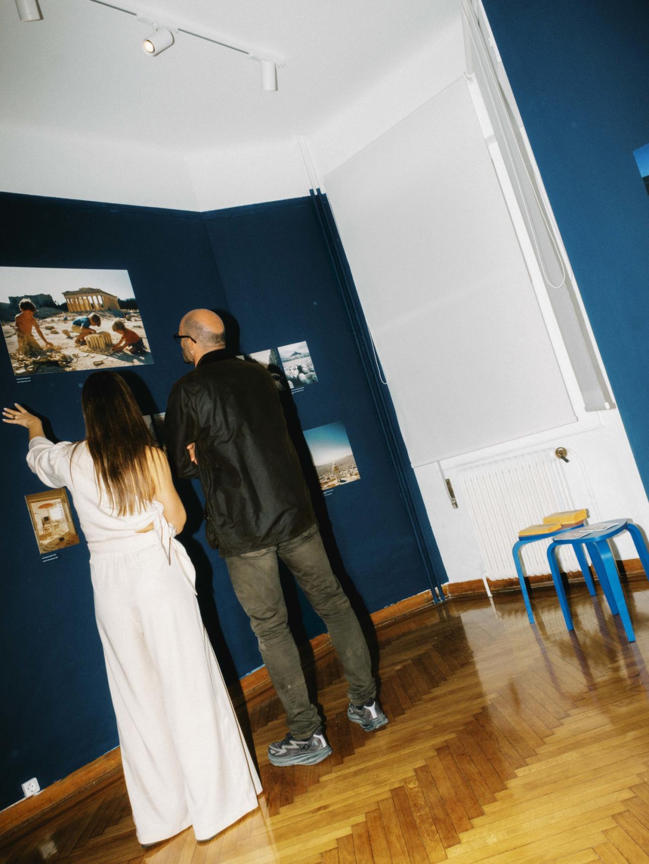 Στιγμιότυπο από την έκθεση στο κέντρο της Αθήνας