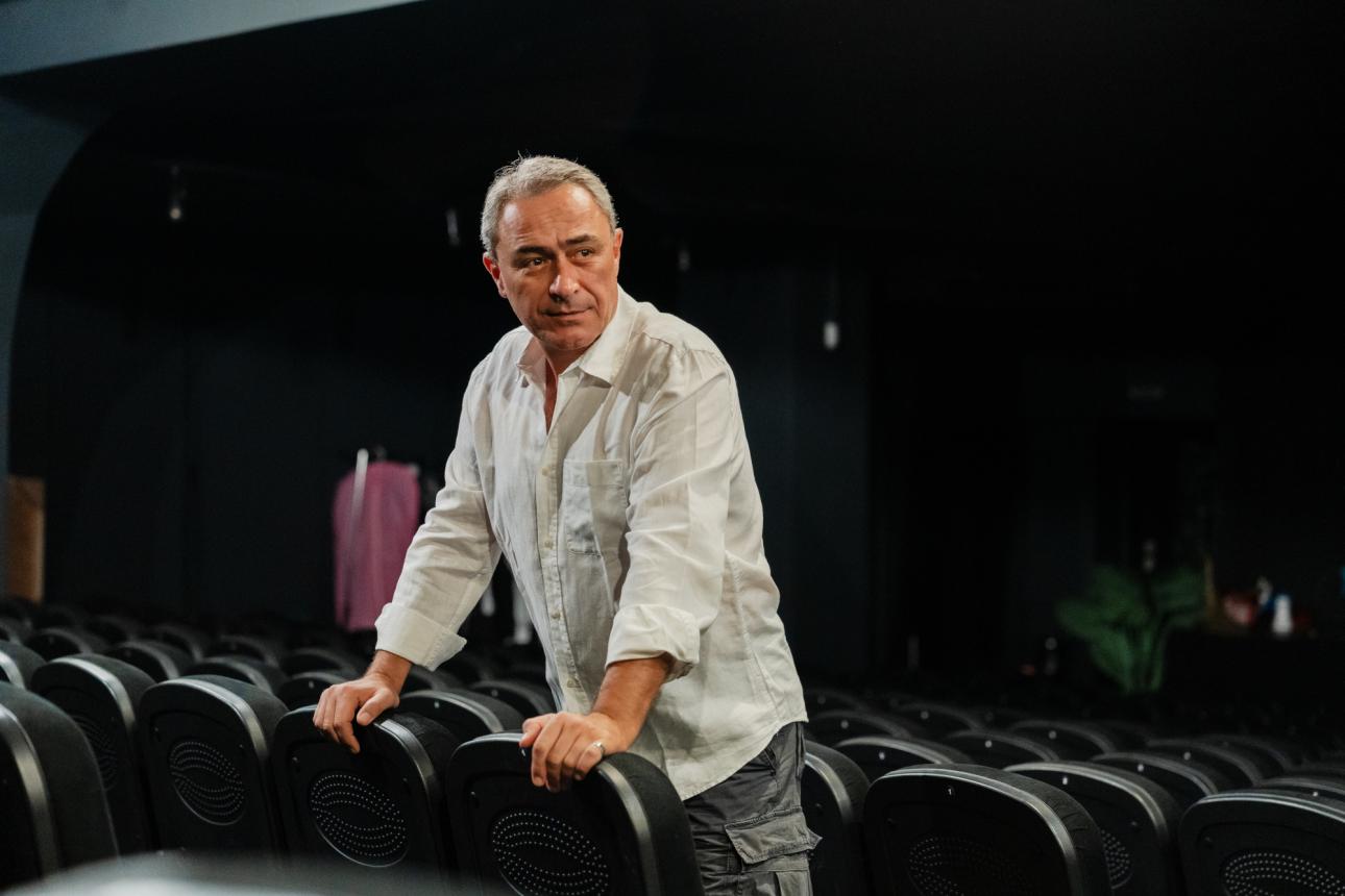  Θανάσης Κουρλαμπάς/Φωτογραφία: Παναγιώτης Μάλλιαρης για το Bovary.gr 