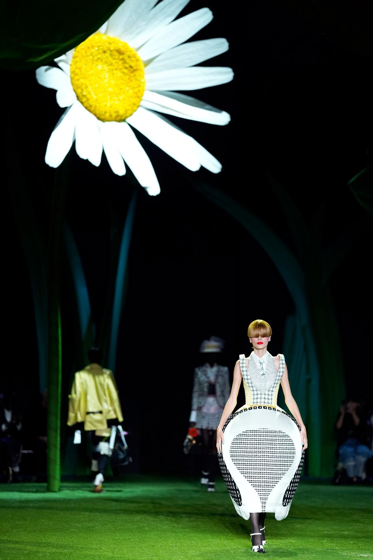Thom Browne S/S 2027/ AP Images