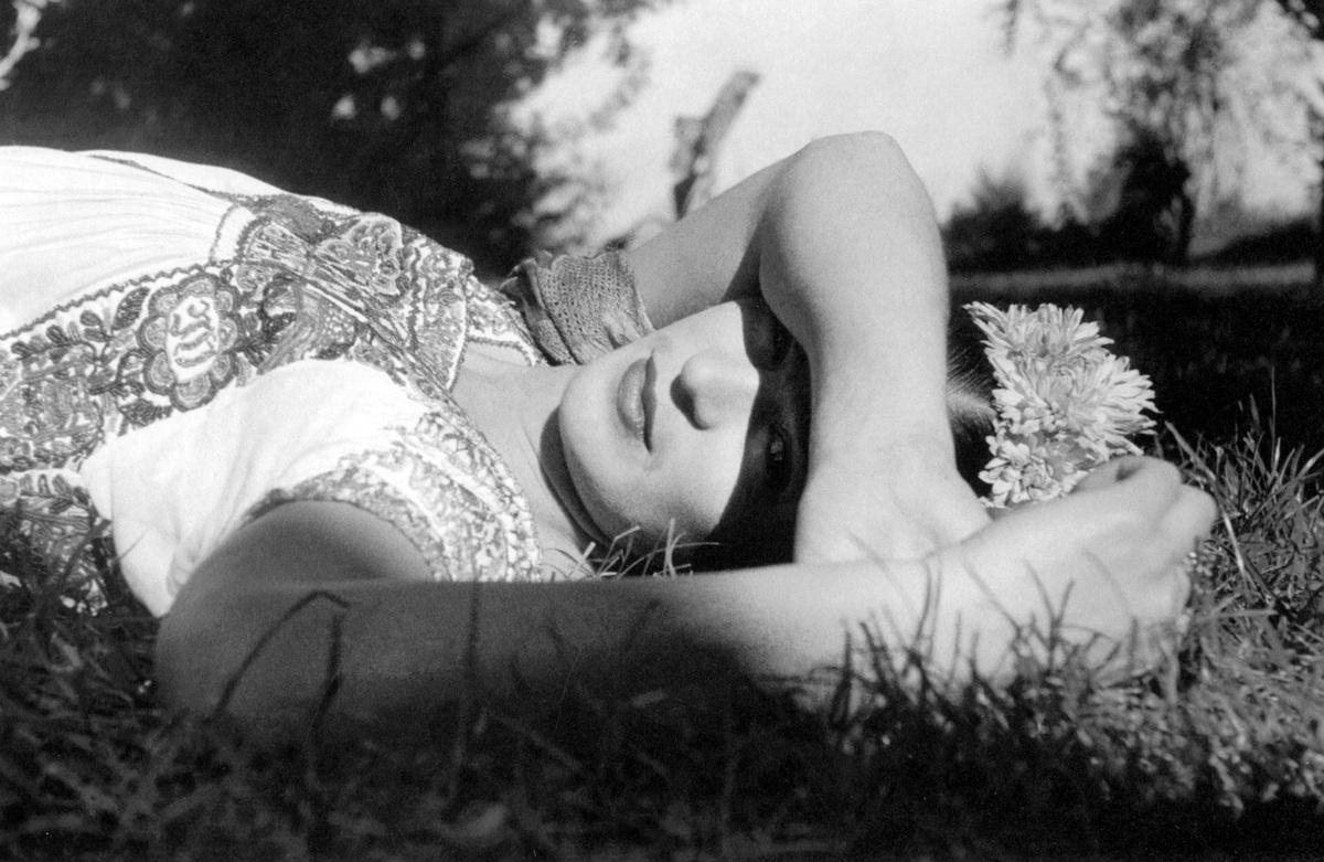 Φωτογραφία: Throckmorton Fine Art /«Frida Kahlo Forever Yours»
