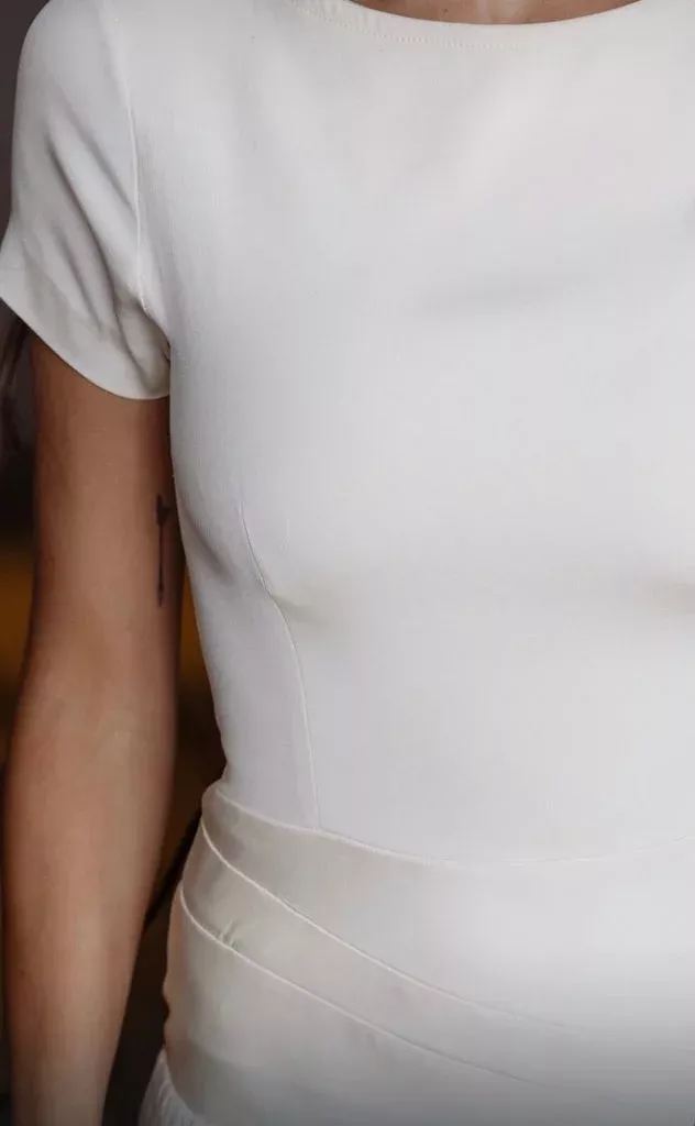 Το νυφικό της Thylane Blondeau με έμπνευση από λευκό T-shirt/ Φωτογραφία: Instagram/ @thylaneblondeau  