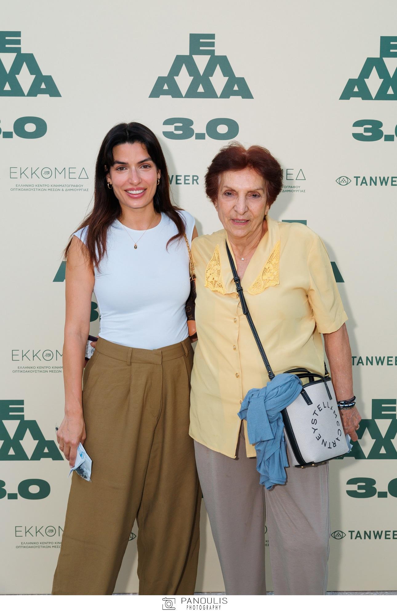 Η Τόνια Σωτηροπούλου με τη μητέρα της, Βούλα