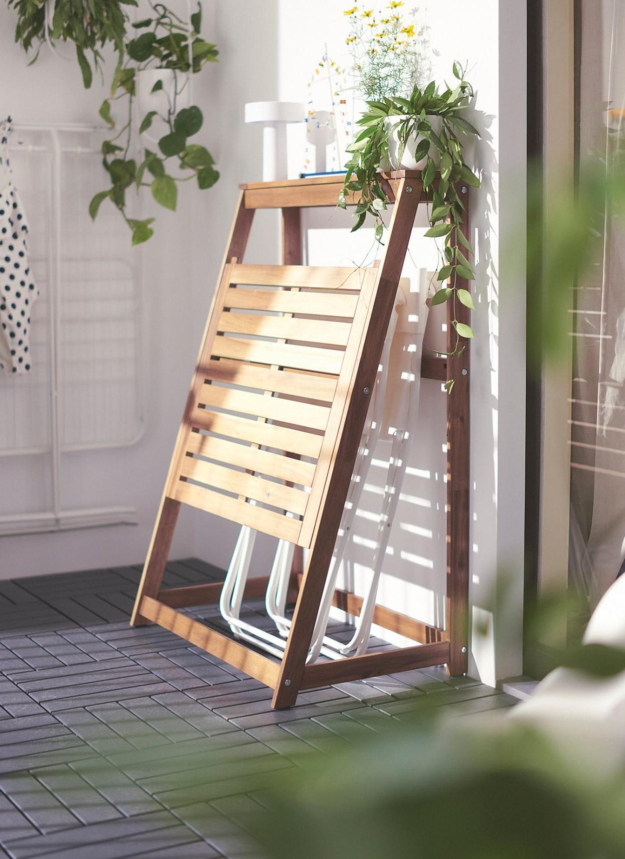 Το πτυσσόμενο τραπεζάκι DJUPÖN/ Φωτογραφία: ΙΚΕΑ 