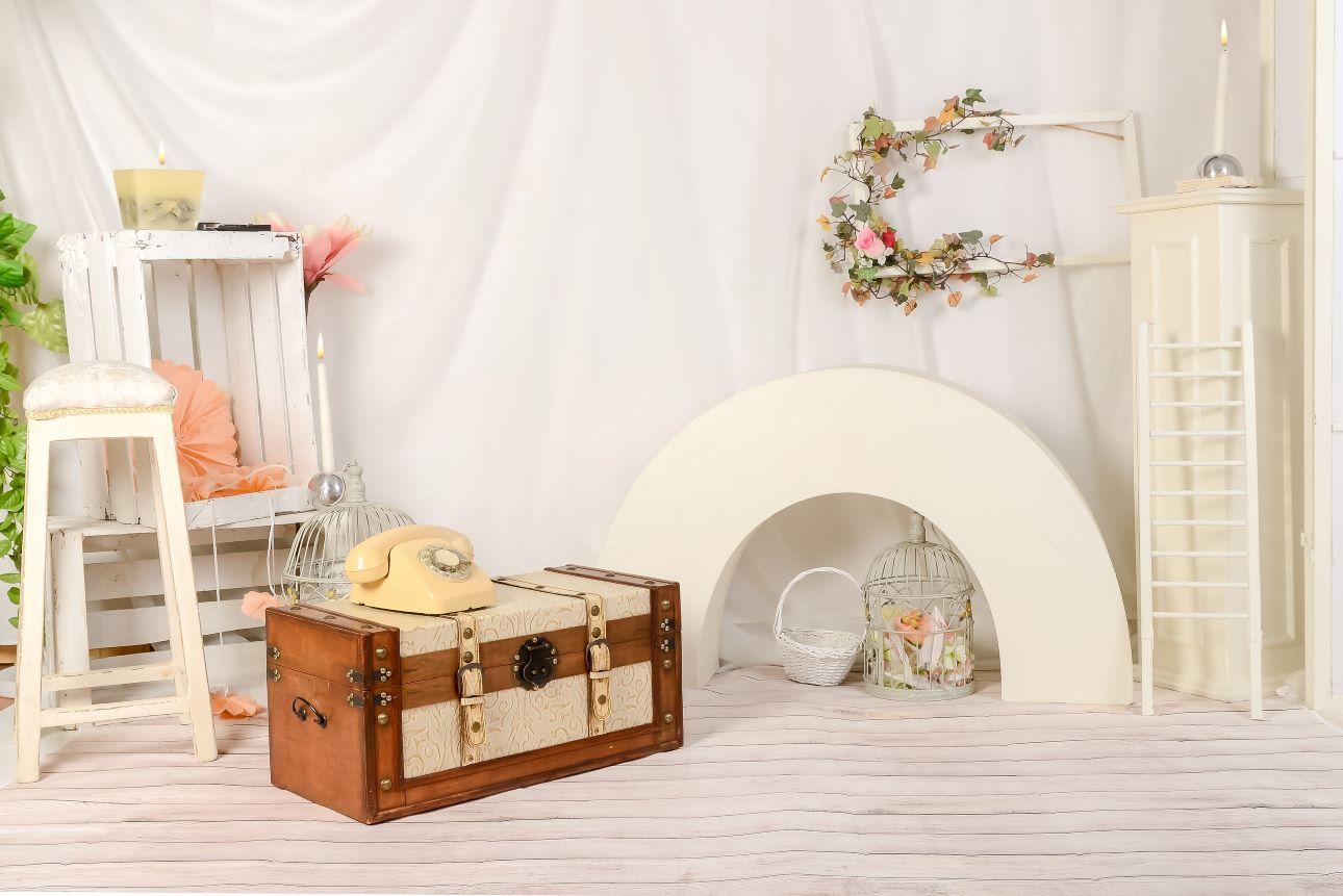 Διακόσμηση με vintage ταξιδιωτικό μπαούλο/ Φωτογραφία: Shutterstock